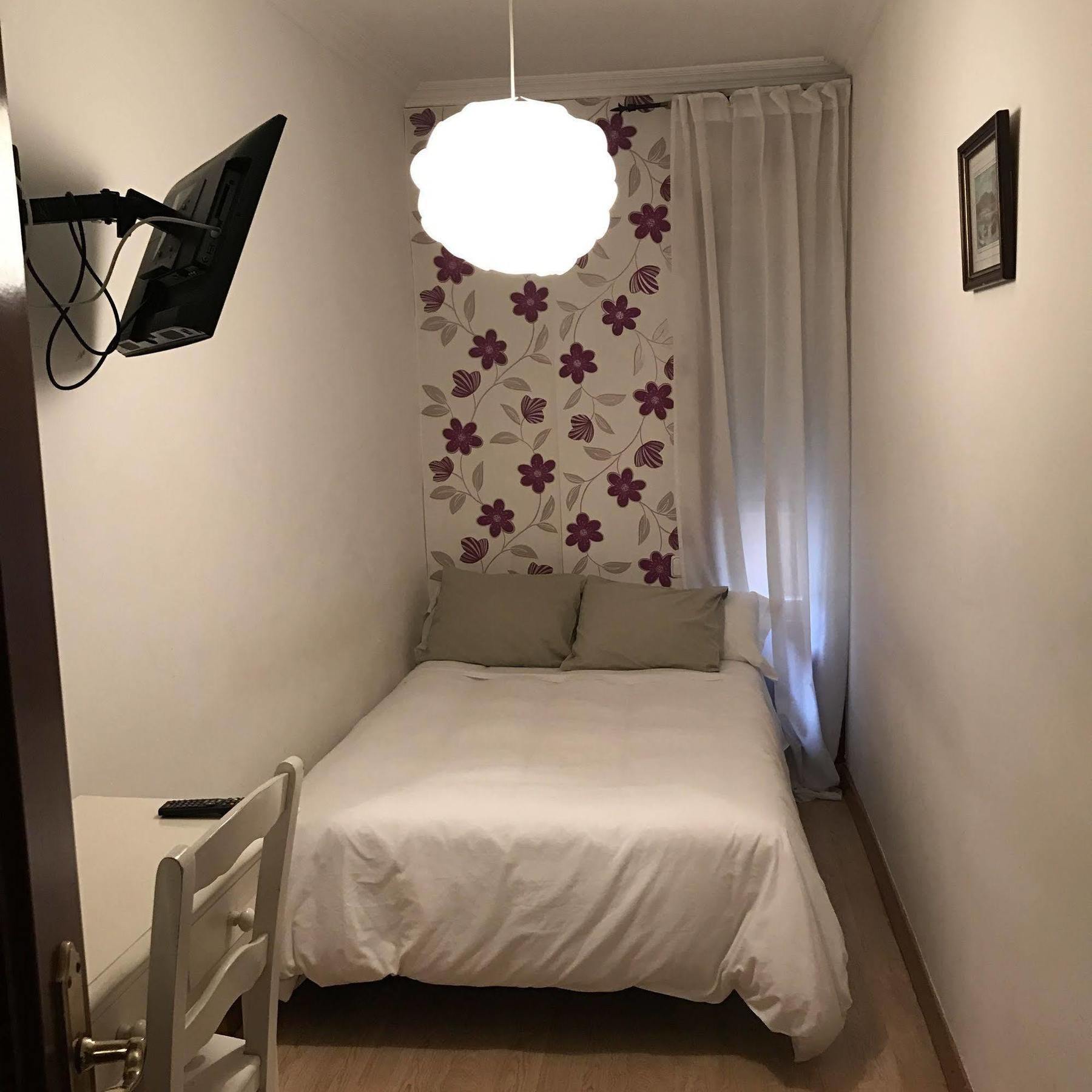 Hostal La Estrella Madrid Ngoại thất bức ảnh