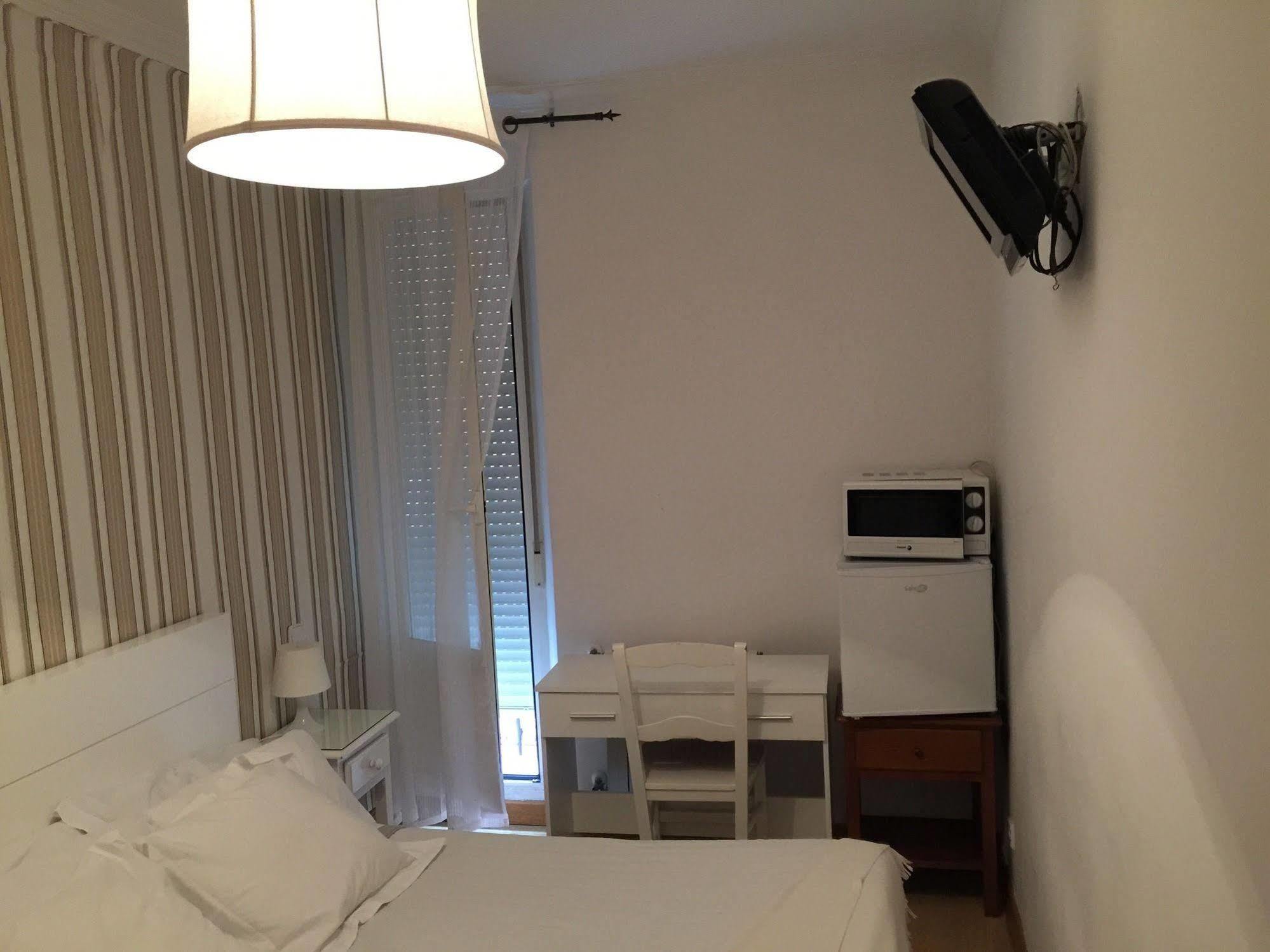 Hostal La Estrella Madrid Ngoại thất bức ảnh