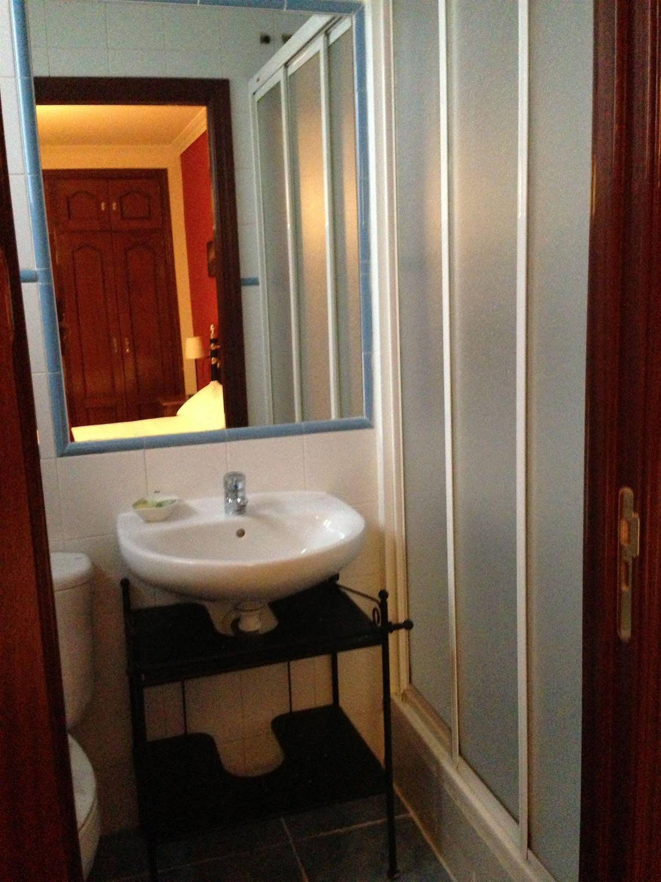 Hostal La Estrella Madrid Ngoại thất bức ảnh