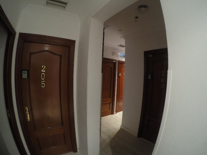 Hostal La Estrella Madrid Ngoại thất bức ảnh