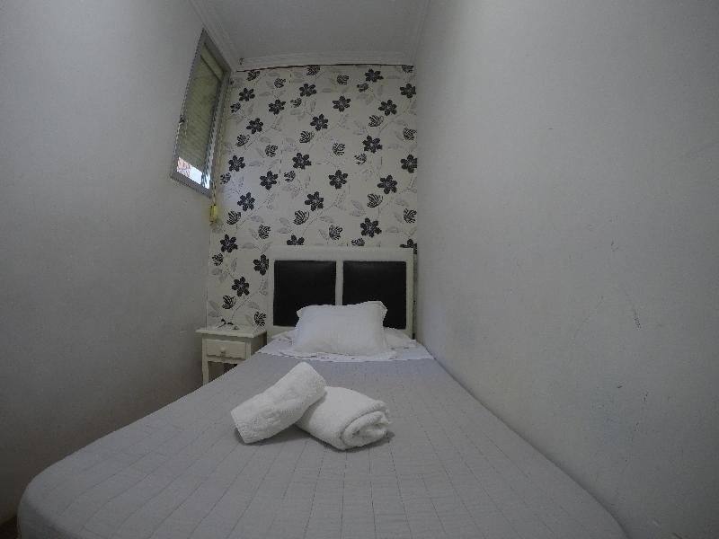Hostal La Estrella Madrid Ngoại thất bức ảnh
