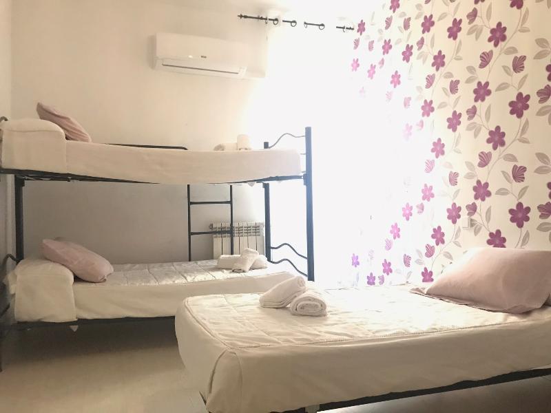 Hostal La Estrella Madrid Ngoại thất bức ảnh