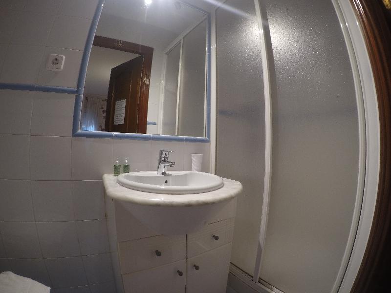 Hostal La Estrella Madrid Ngoại thất bức ảnh