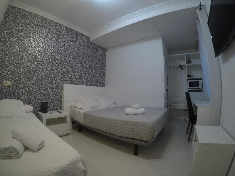 Hostal La Estrella Madrid Ngoại thất bức ảnh