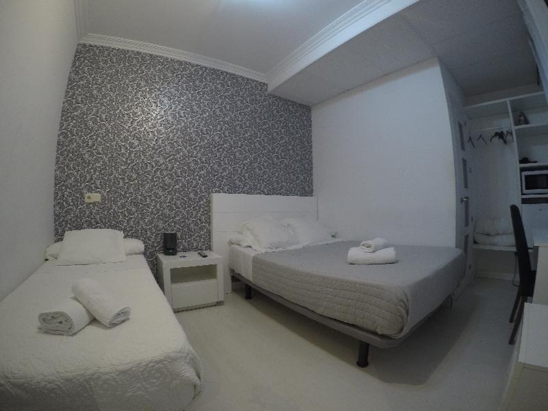 Hostal La Estrella Madrid Ngoại thất bức ảnh