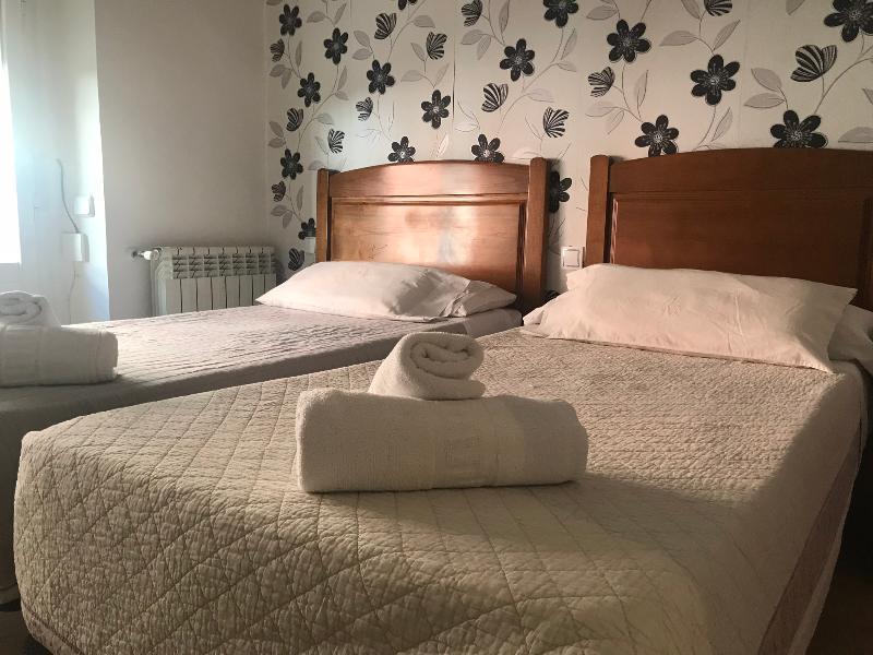 Hostal La Estrella Madrid Ngoại thất bức ảnh