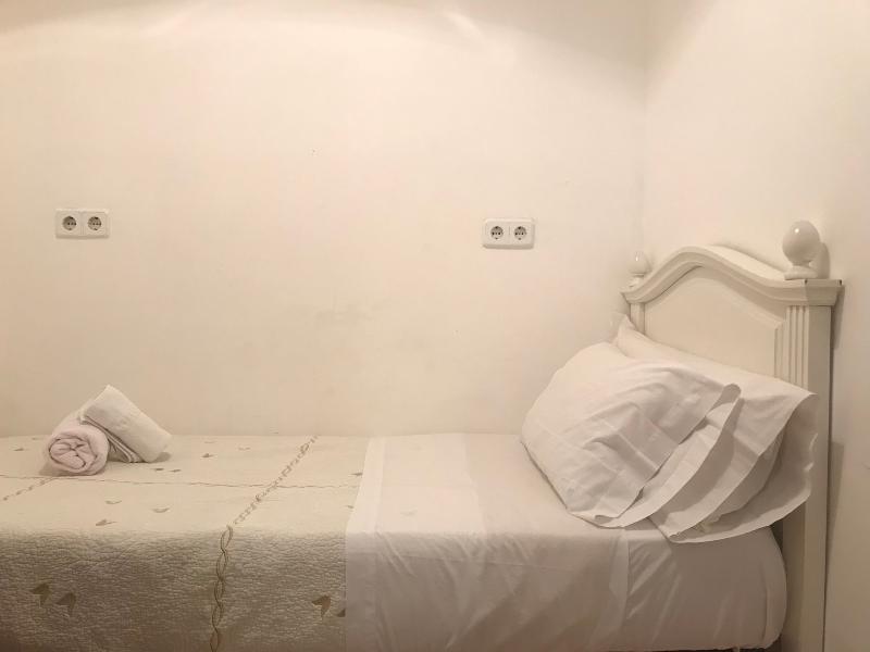 Hostal La Estrella Madrid Ngoại thất bức ảnh